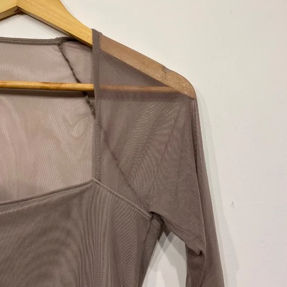 Abercrombie & Fitch Grey Long Sleeve Square Neck Mesh Bodysuit Medium - Picture 2 of 3